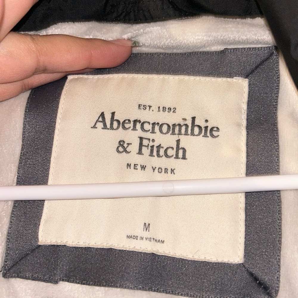 Size M Abercrombie and Fitch